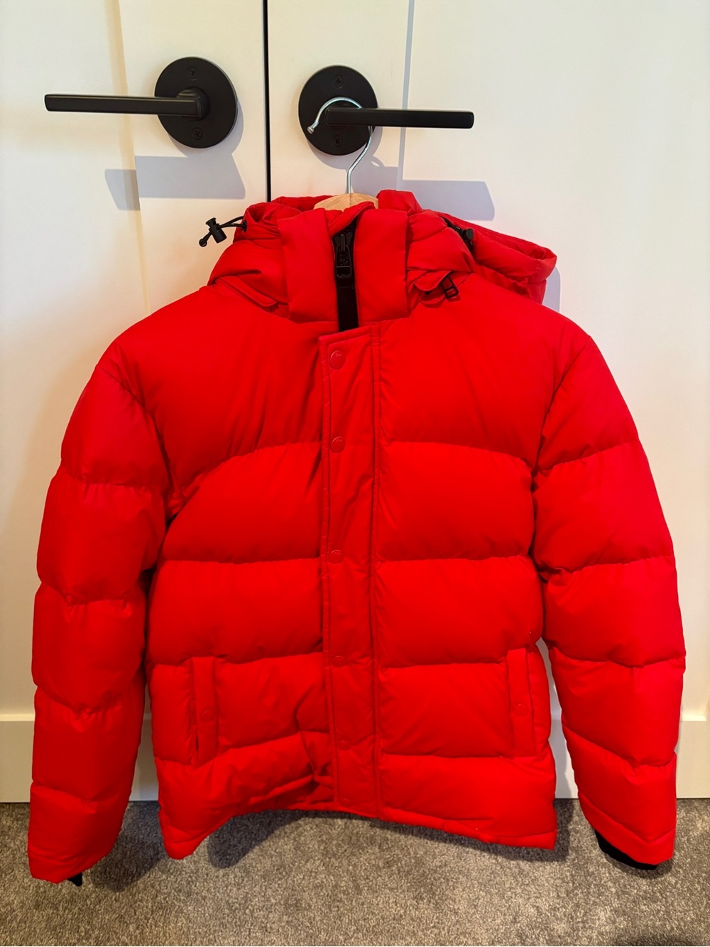 Women’s Aritzia Super Puff XS in Catalina Red